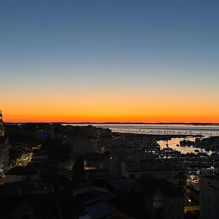 Esperanza Basin And Port View * Arcachon